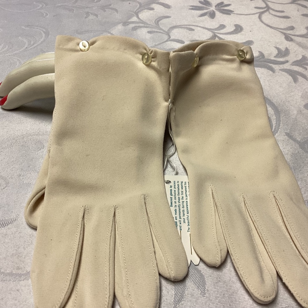 LADIES GLOVES   BY MOJUD. VINTAGE nylon, beige gloves, made in the USA,